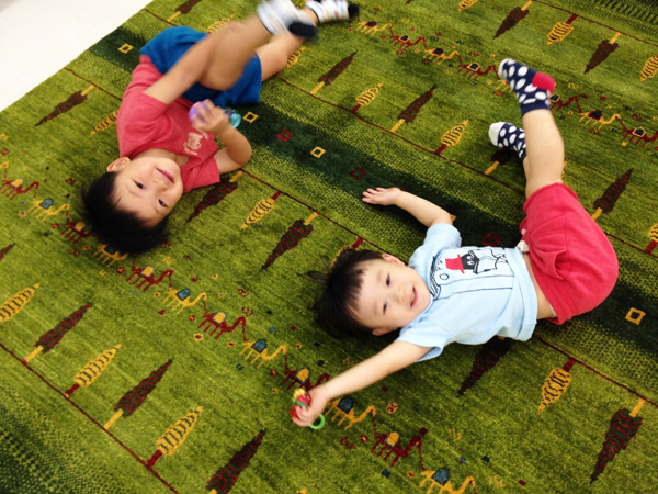 生命の樹が子ども達の成長を願います。